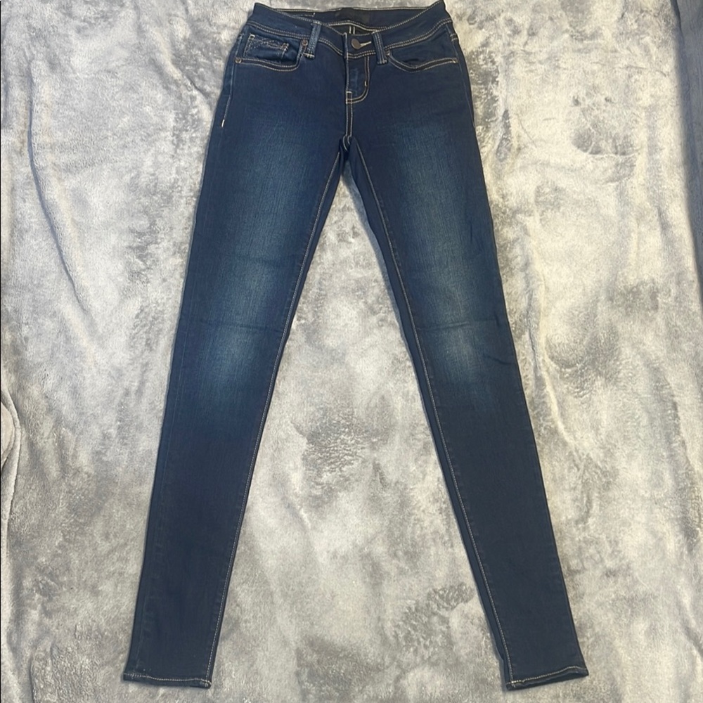 Blue Skinny Jeans with Modern Slim Fit